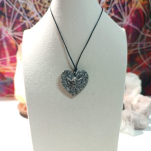 Orgonita Pura / Electronite Colgante Corazón con Angelito
