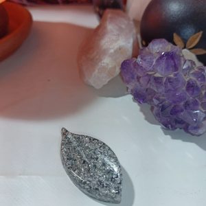 Orgonita Pura / Electronite Hoja Alargada decorativa punta