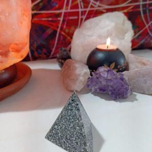 Orgonita Pura / Electronite Pirámide Pequeña 3 lados