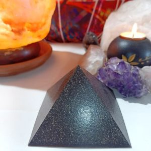 Orgonita Pura VIRUTA DE HIERRO Pirámide Grande 4 lados
