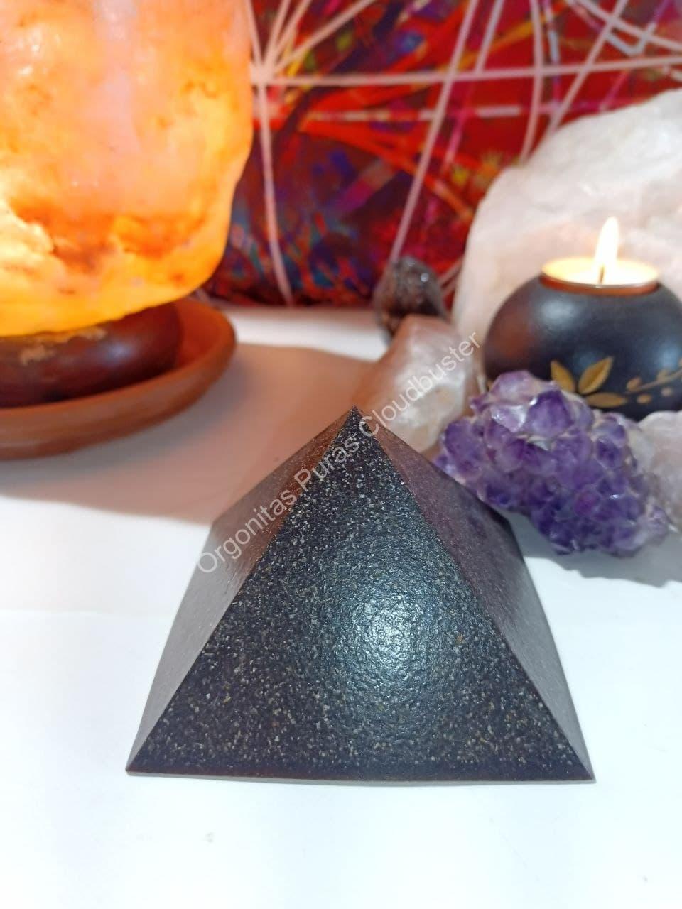 Orgonita Pura VIRUTA DE HIERRO Pirámide Grande 4 lados