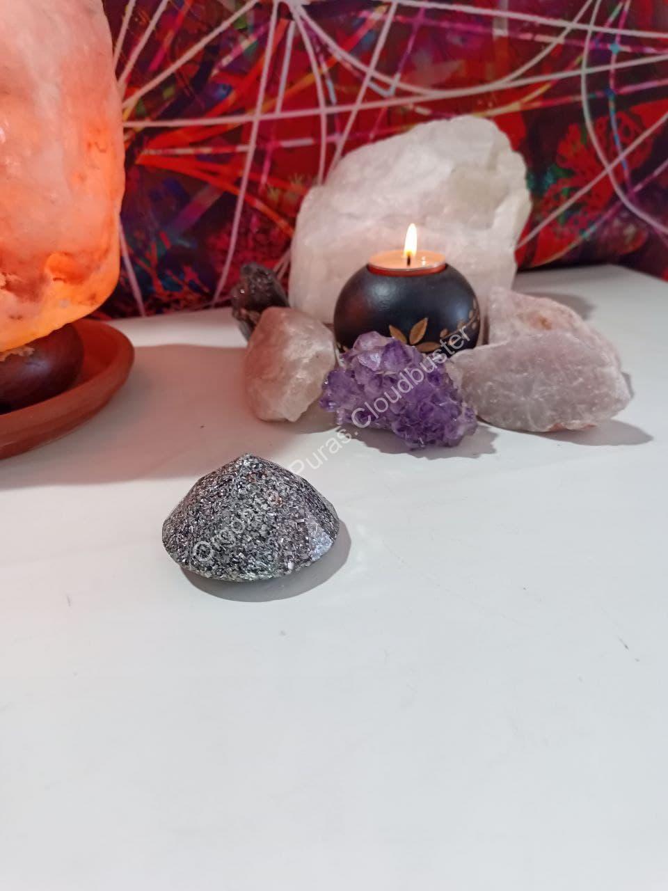 Orgonita Pura / Electronite Pirámide formato Diamante mediana
