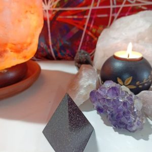 Orgonita Pura VIRUTA DE HIERRO Pirámide 3 lados