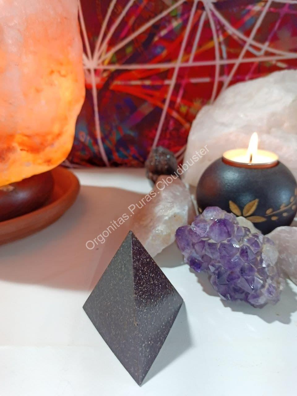 Orgonita Pura VIRUTA DE HIERRO Pirámide 3 lados