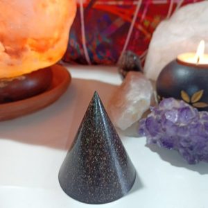 Orgonita Pura VIRUTA DE HIERRO Pirámide cono