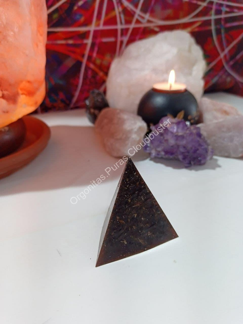 Orgonita Pura VIRUTA DE HIERRO Pirámide 3 lados - Imagen 5