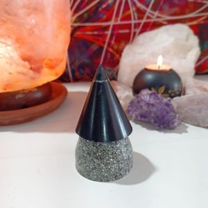 Orgonita Pura VIRUTA ALUMINIO con punta de Magnetita Pirámide Cono pequeña