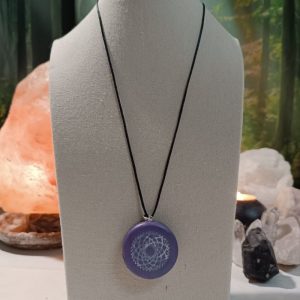 Orgonita Pura / Electronite Colgante o llavero Chakra Corona formato Semicirculo