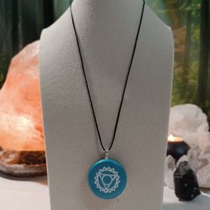 Orgonita Pura Pura / Electronite Colgante o llavero Chakra de Garganta formato Semicirculo