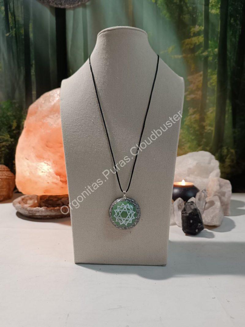 Orgonita Pura / Electronite Colgante o llavero Chakra Corazón o Cardíaco formato Semiesfera - Imagen 4