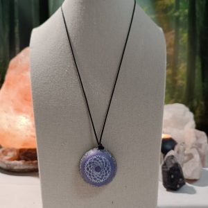 Orgonita Pura / Electronite Colgante o llavero Chakra Corona formato Semiesfera