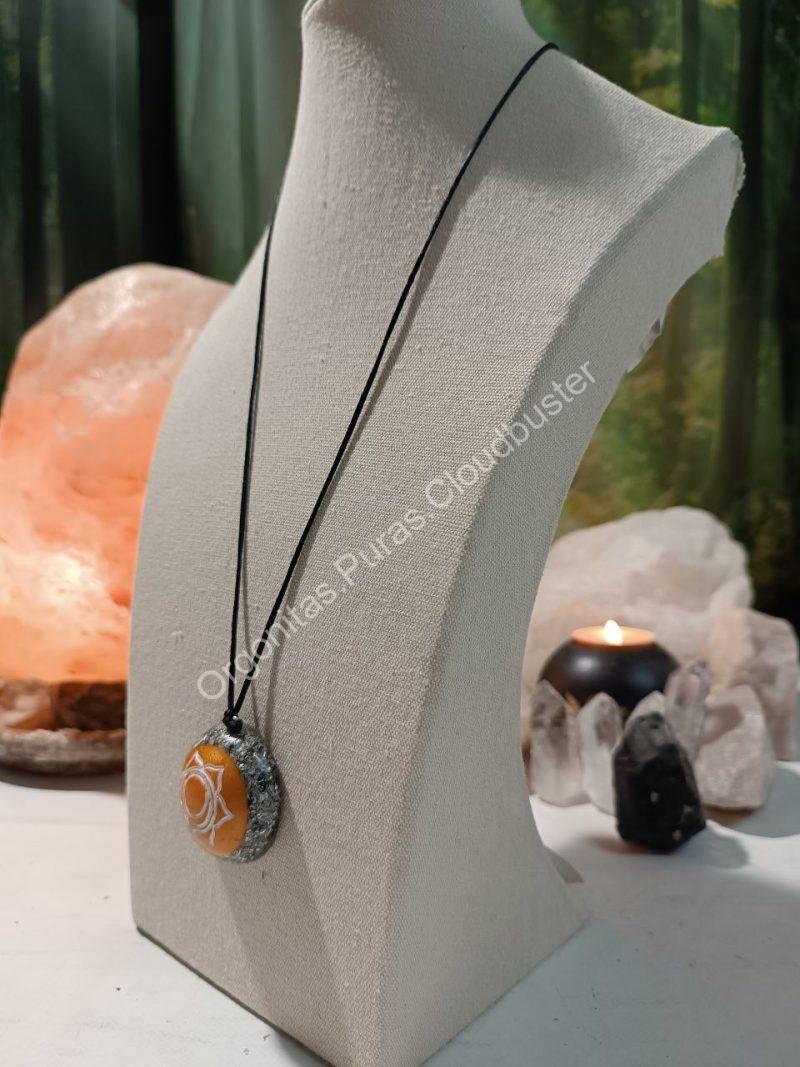 Orgonita Pura / Electronite Colgante o llavero Chakra Sacro formato Semiesfera - Imagen 3