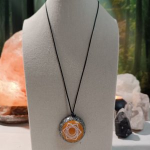 Orgonita Pura / Electronite Colgante o llavero Chakra Sacro formato Semiesfera