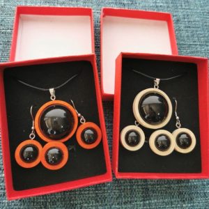 Colgante, pendientes y anillo de Shungita en madera 2 Colores