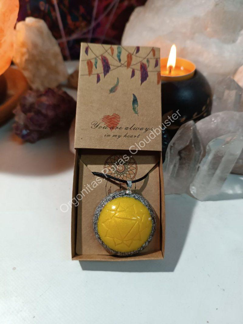 Orgonita Pura / Electronite Colgante o llavero Chakra Plexo Solar formato Semiesfera - Imagen 6